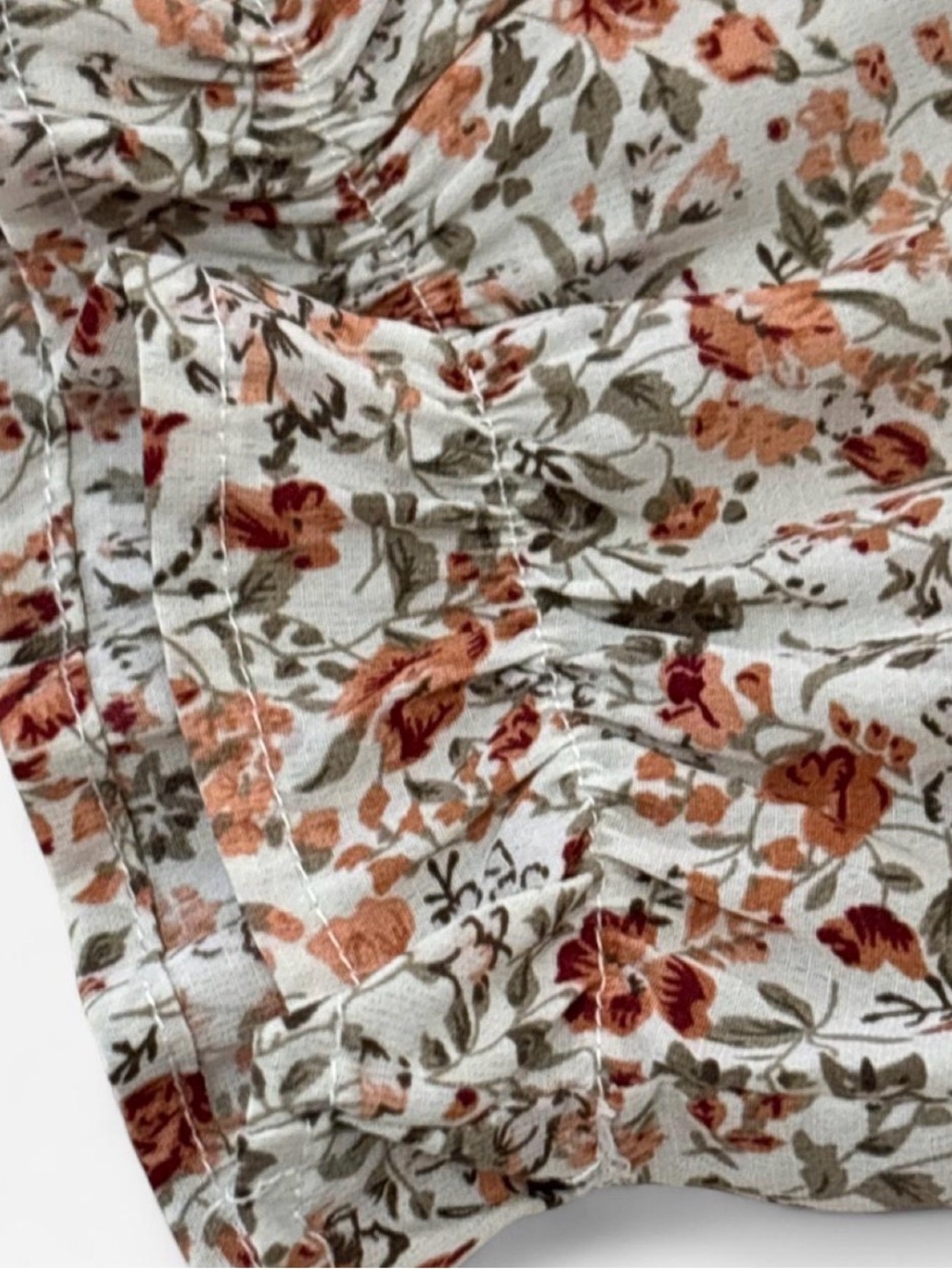 π· Doe & Rae Ditsy Floral Blouse π· - Picture 6 of 8